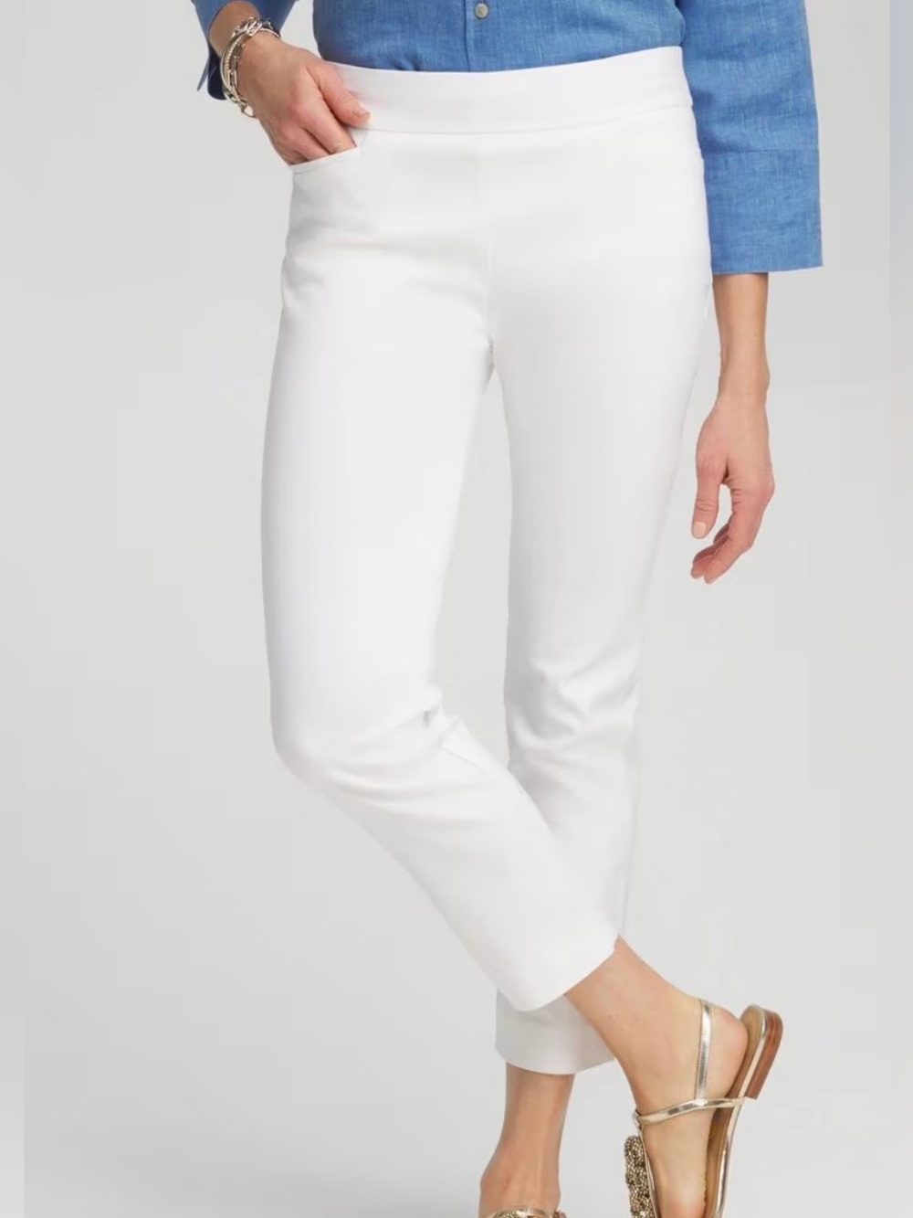 Chicos Women's Brigitte US 6 White Pull-On Slimming Capri Pants Slit Hem Casual